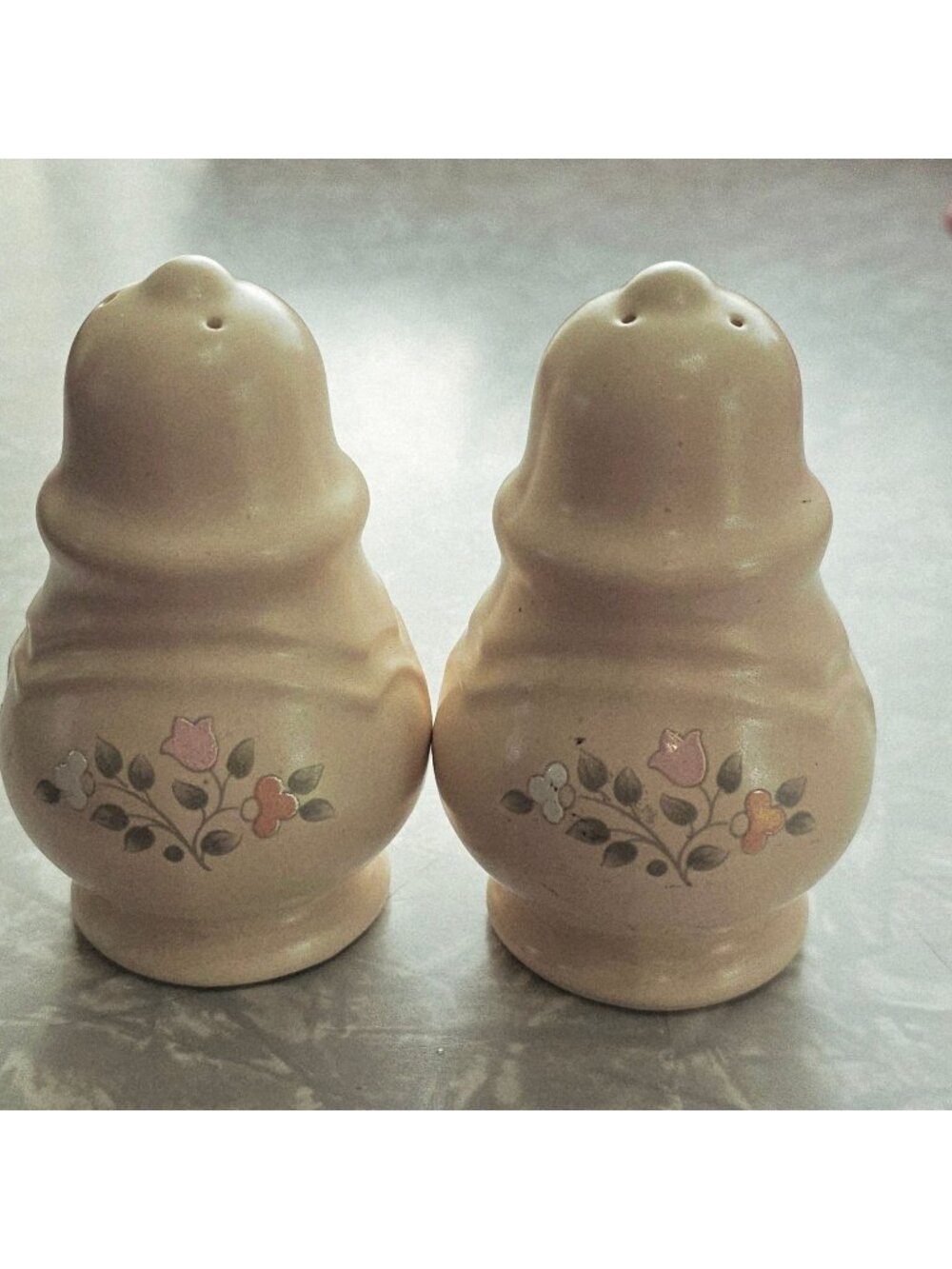Pfaltzgraff Remembrance Salt Pepper Shakers 4" vintage 1980s  cottage grandma co